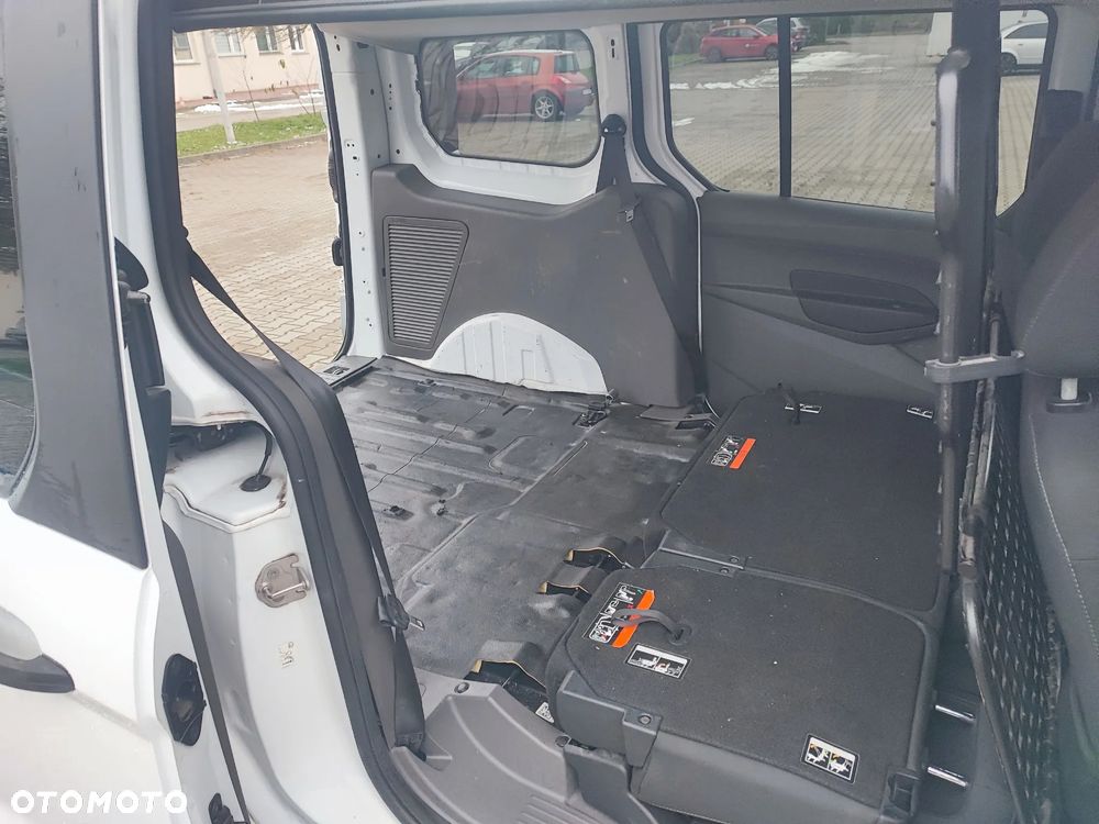 Ford Transit Connect - 17