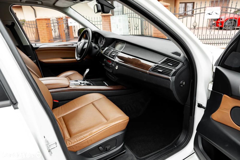 BMW X5 xDrive30d - 23