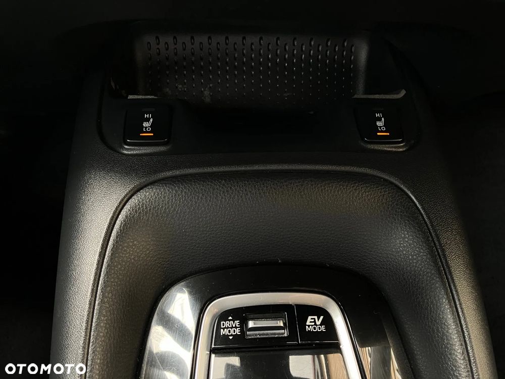 Toyota Corolla 1.8 Hybrid Comfort - 29