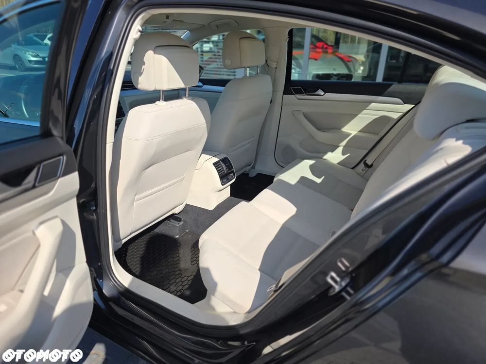 Volkswagen Passat 1.5 TSI EVO Highline DSG - 25
