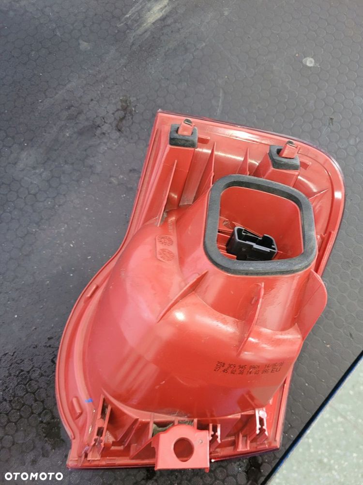 LAMPA PRAWY TYŁ VW PASSAT B6 3C9945096N - 9