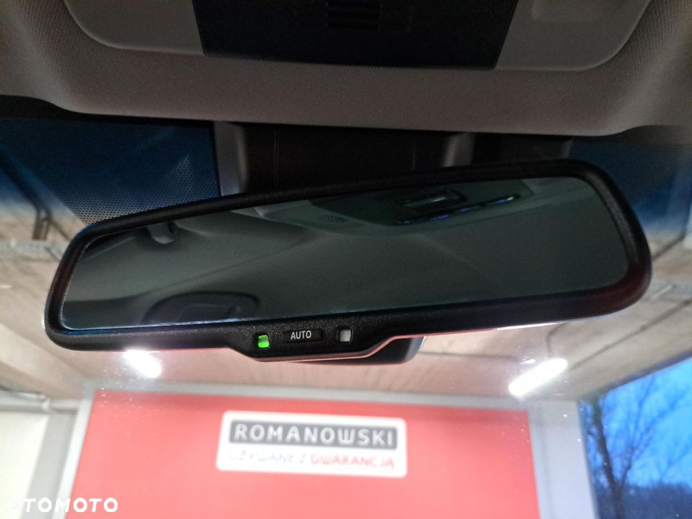 Toyota Camry 2.5 Hybrid Executive CVT - 31