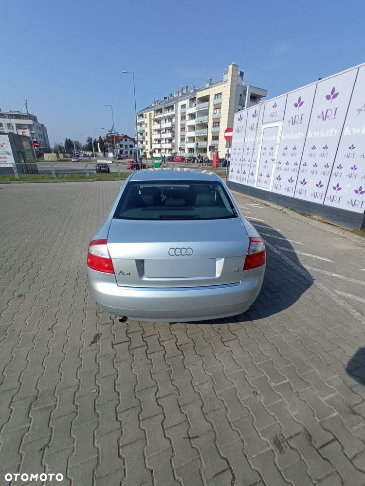 Audi A4 Limousine - 9