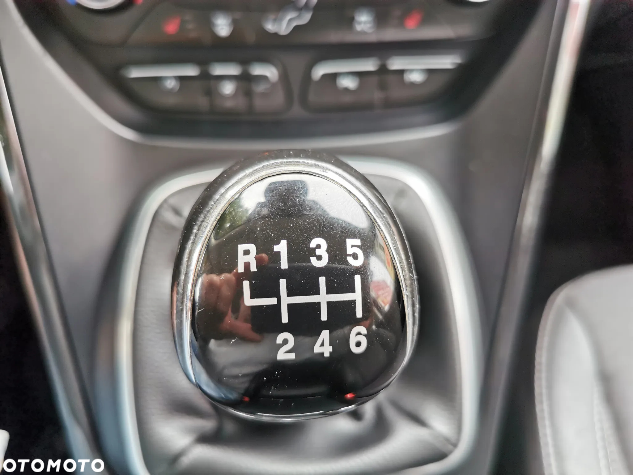 Ford Kuga 2.0 TDCi 2x4 Titanium - 26