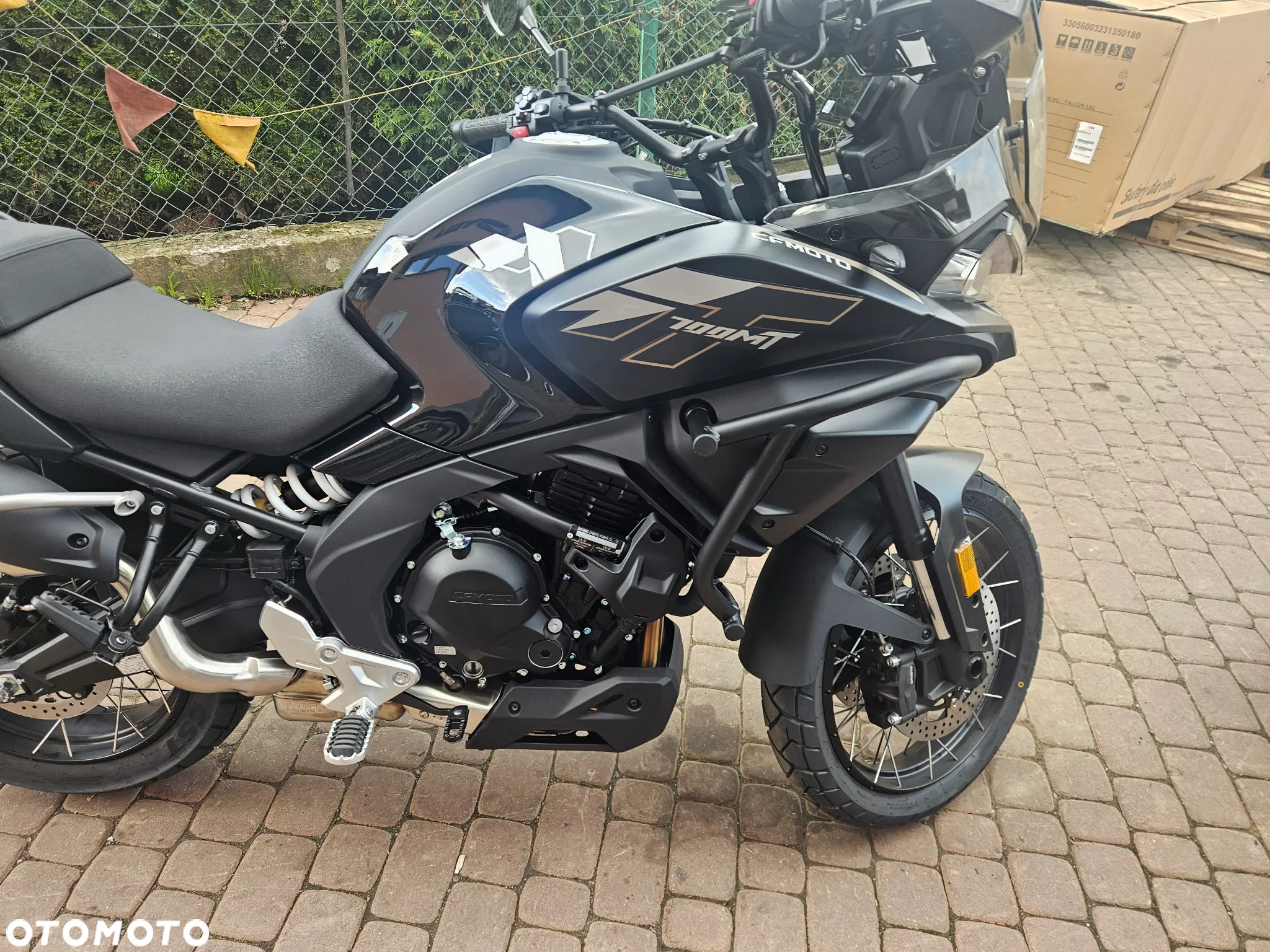 CFMoto MT - 9