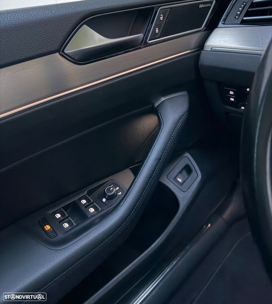 VW Passat Variant 2.0 TDI Highline DSG 4Motion - 20