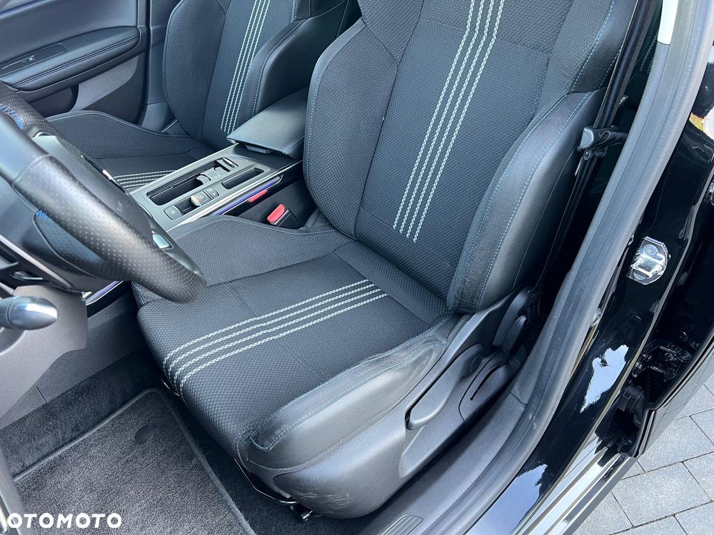 Renault Megane 1.6 TCe GT EDC - 13