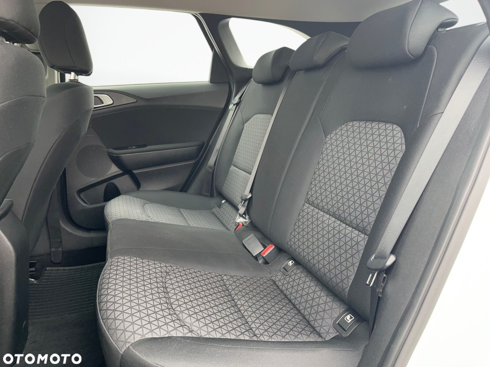 Kia Ceed 1.5 T-GDI S - 14