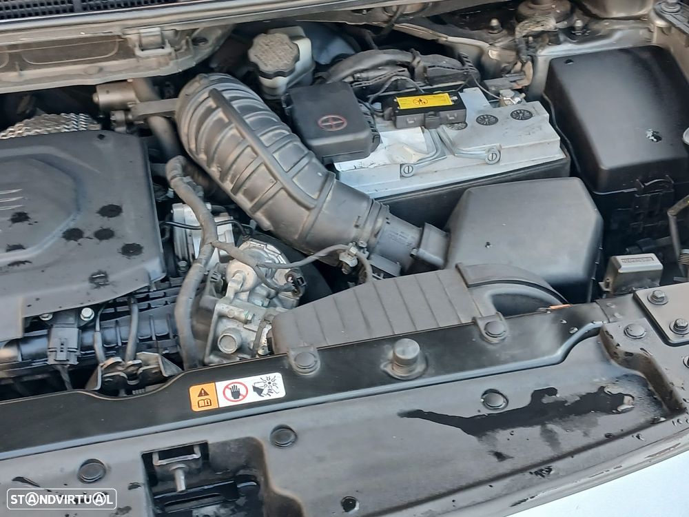 Kia Carens 1.7 CRDi ISG TX - 10