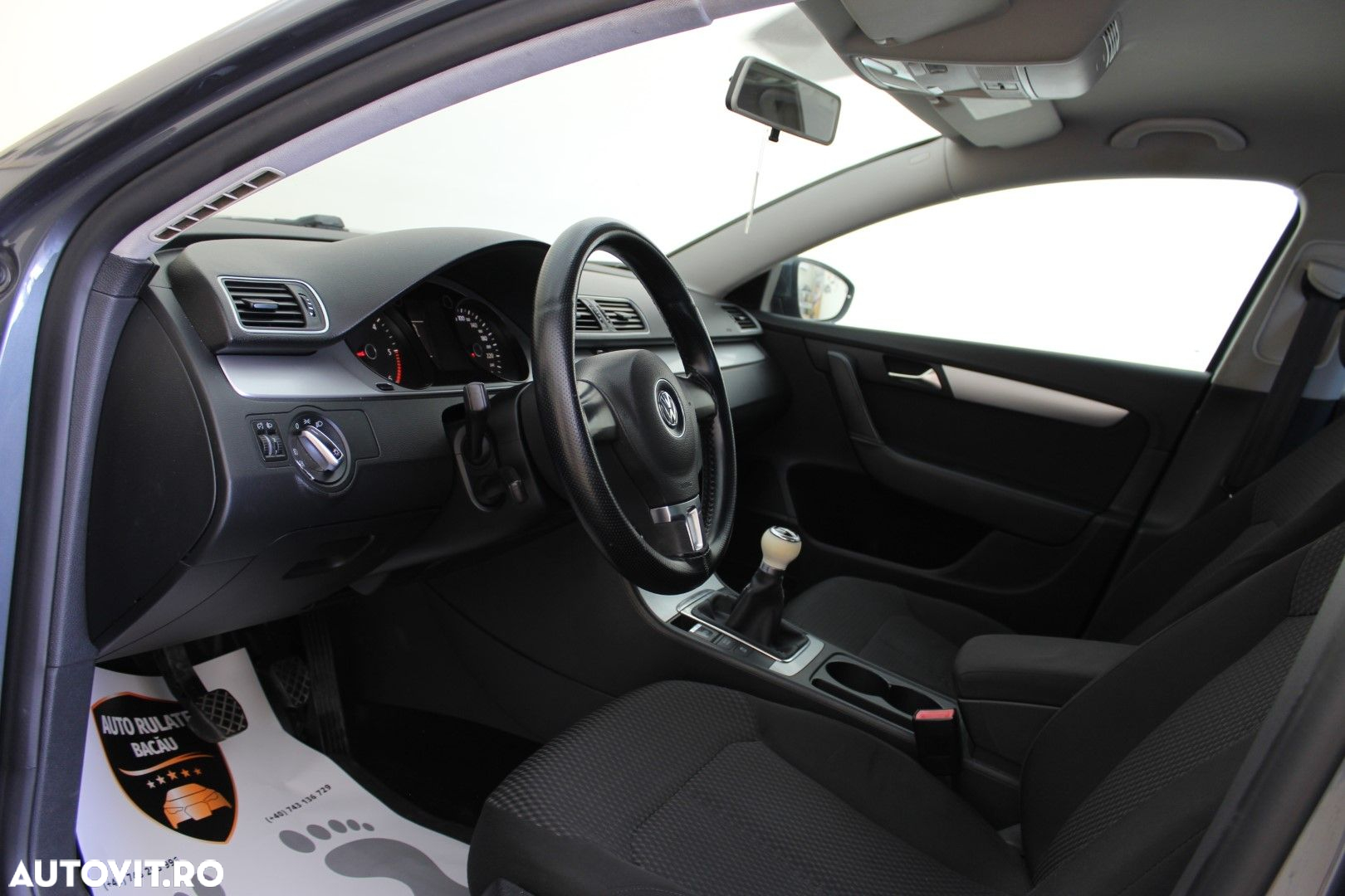 Volkswagen Passat - 12
