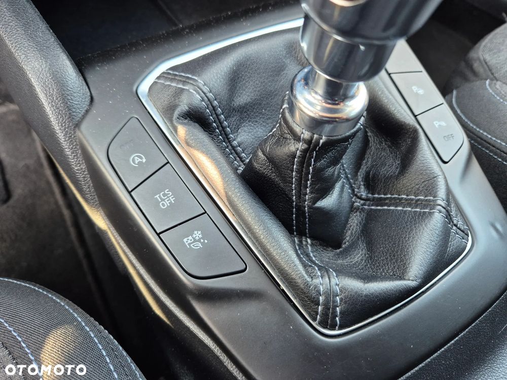 Ford Focus SW 1.0 EcoBoost Hybrid ACTIVE - 38