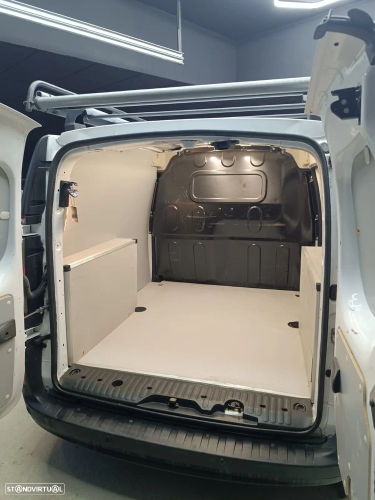 Renault kangoo  ZE - 5