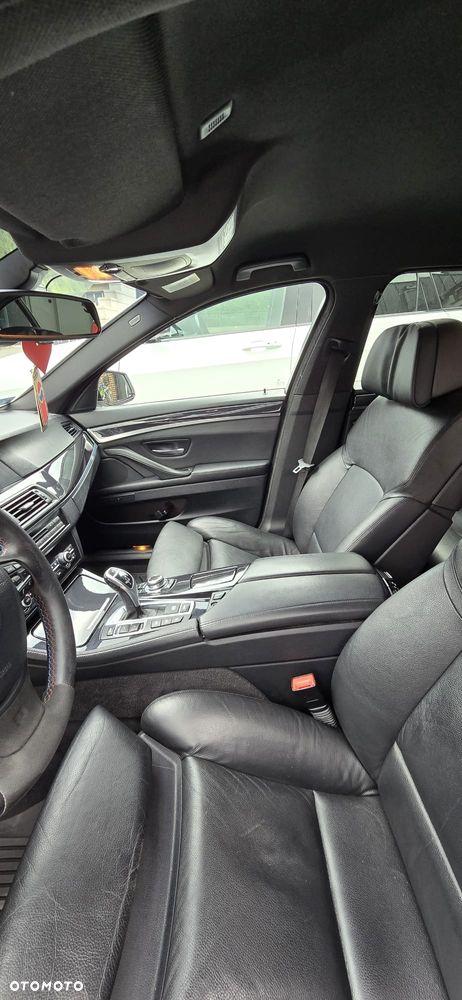 BMW Seria 5 525d xDrive - 11