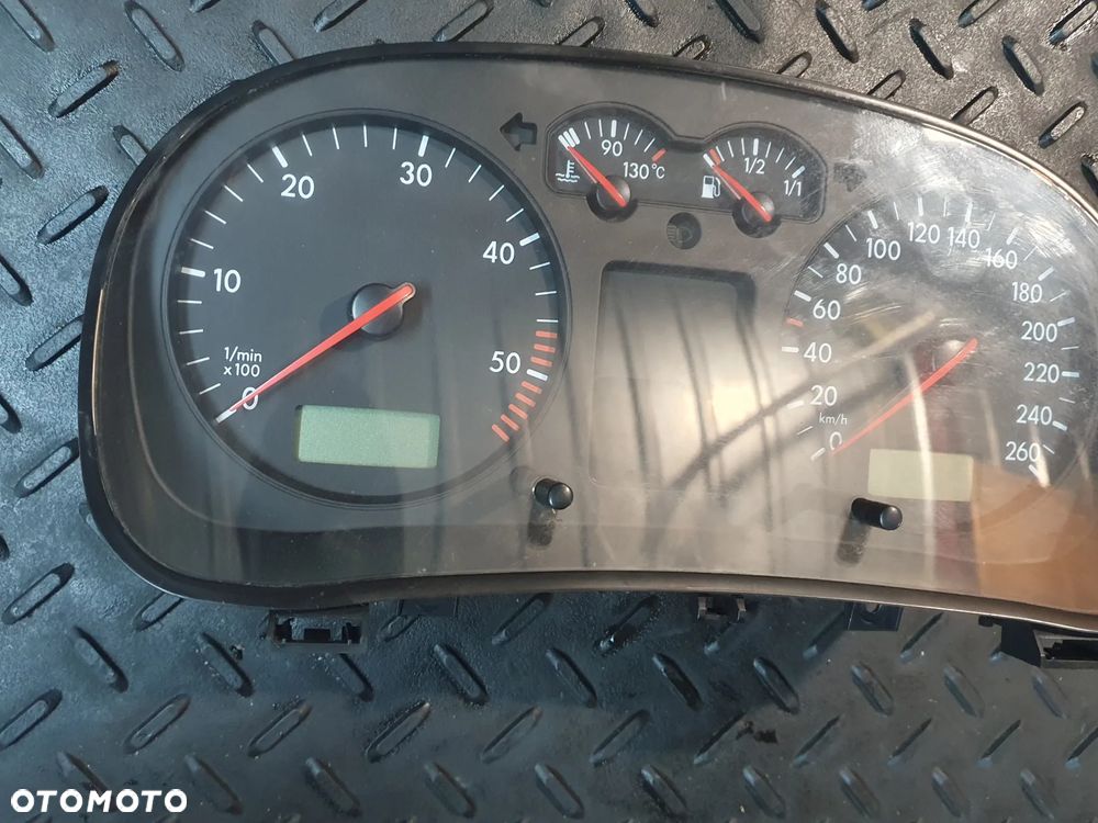Licznik Volkswagen Golf IV 1.9 TDI AJM 1J0920825C EUROPA - 2