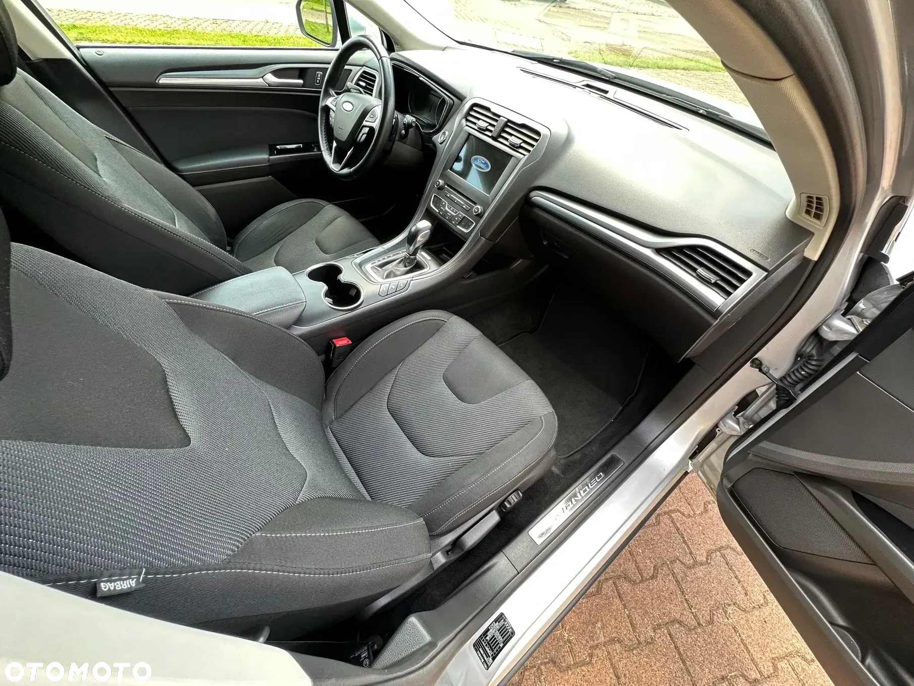 Ford Mondeo 2.0 EcoBoost Titanium - 25