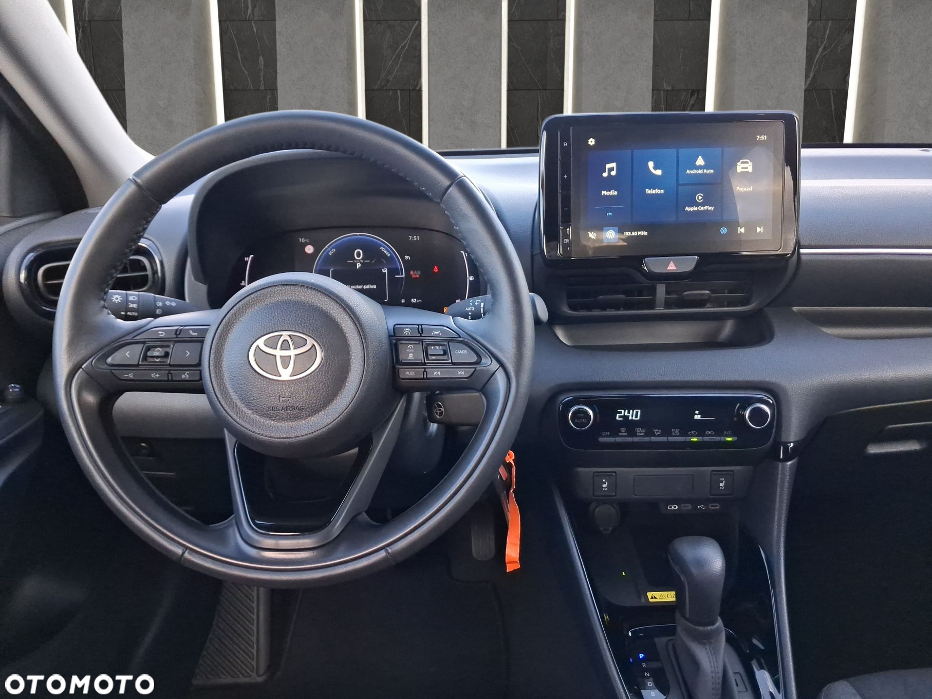 Toyota Yaris Hybrid 1.5 Style - 19
