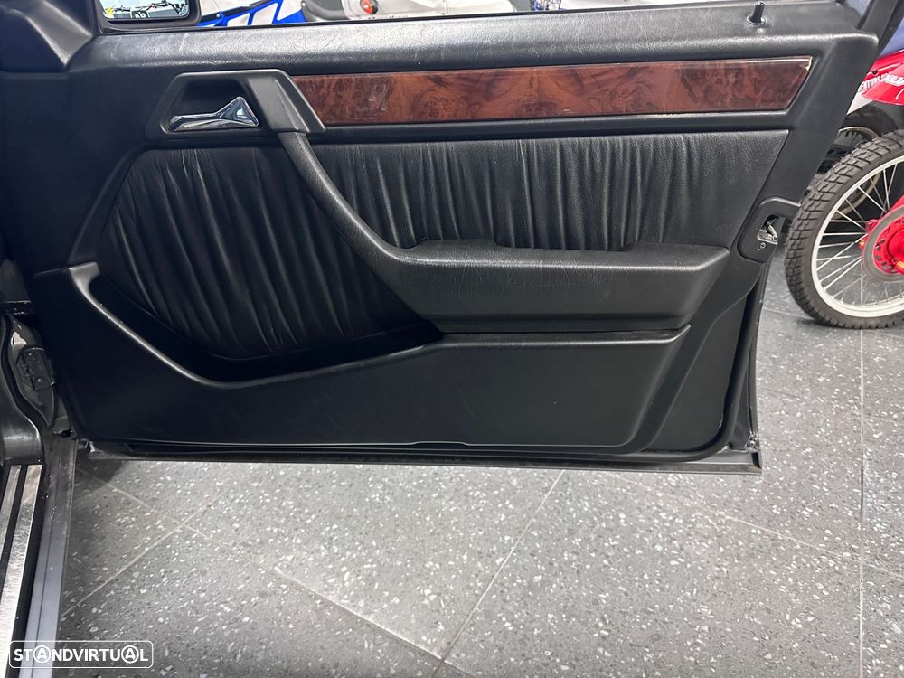 Mercedes-Benz E 250 D Turbo - 13