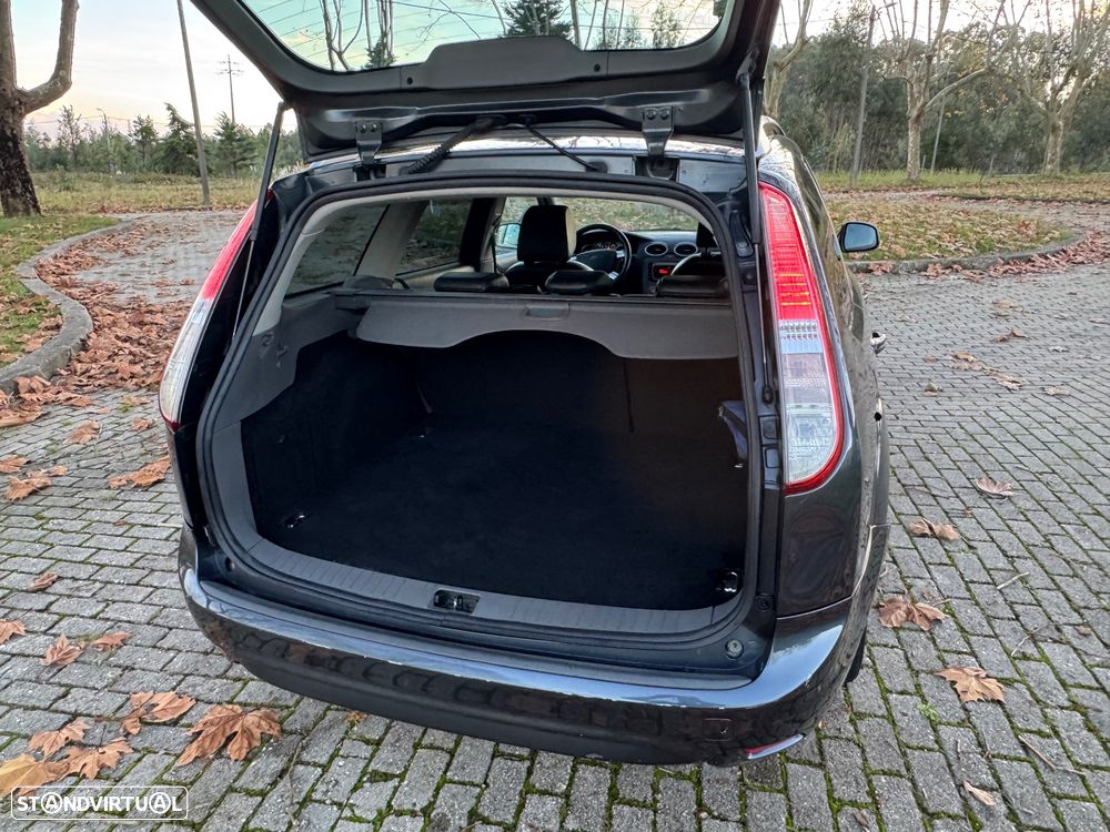 Ford Focus SW 1.6 TDCi Titanium 17 - 25