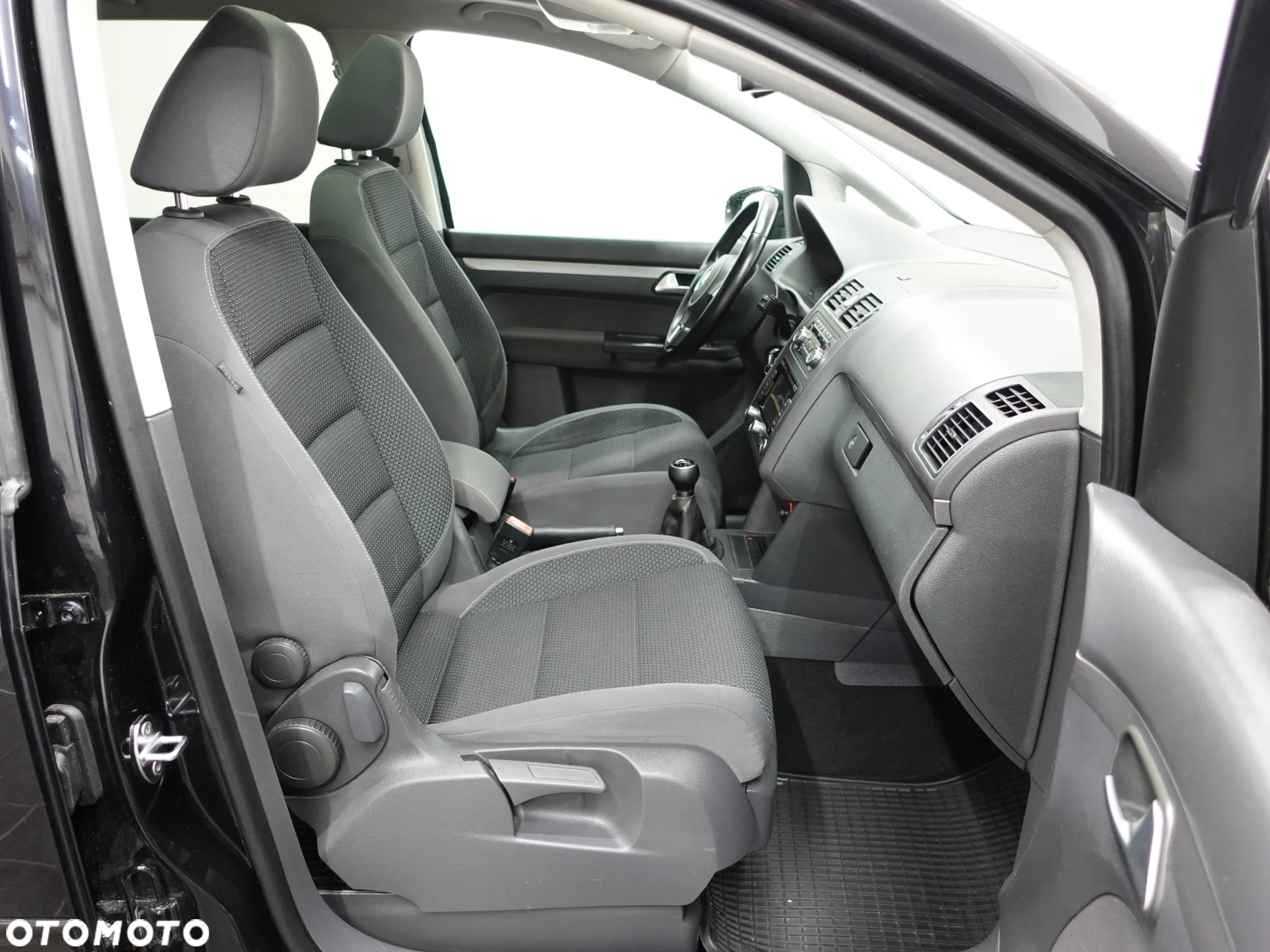 Volkswagen Touran 2.0 TDI DPF Comfortline - 26