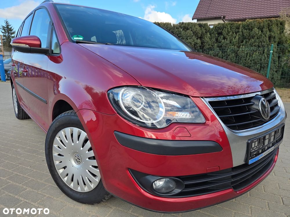 Volkswagen Touran - 1