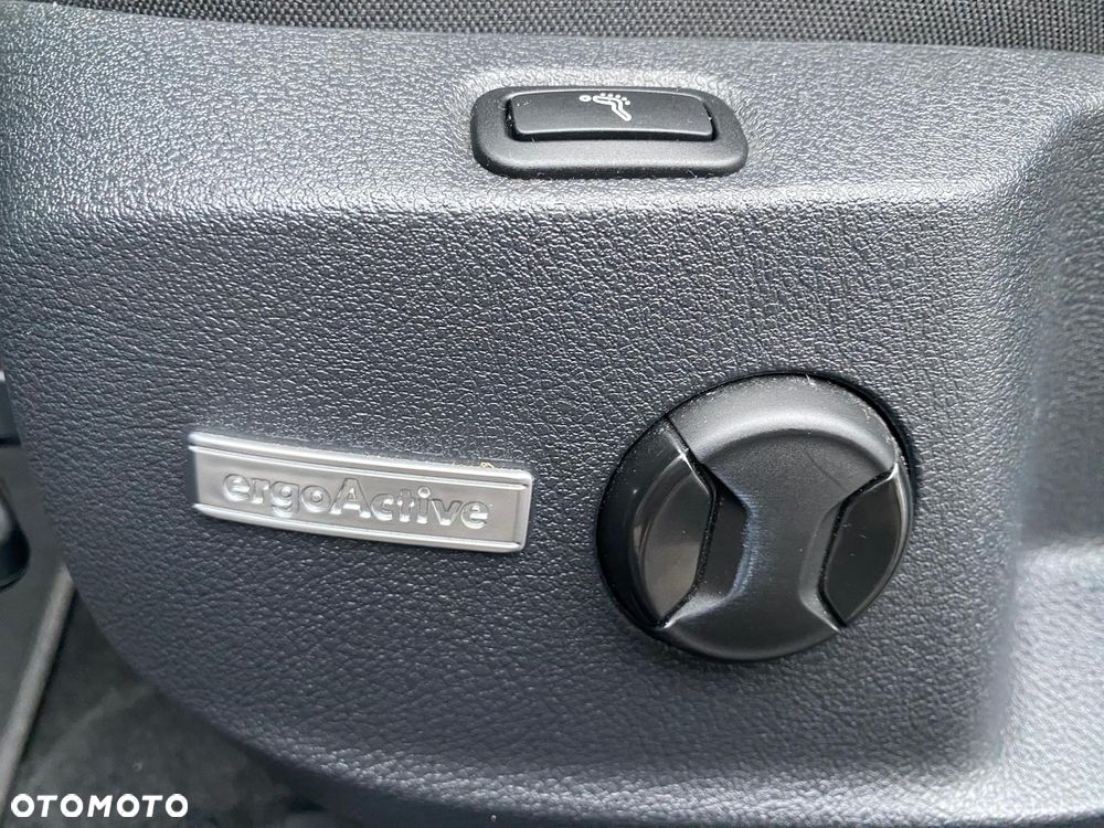 Volkswagen Golf 2.0 BlueTDI DSG Highline - 34