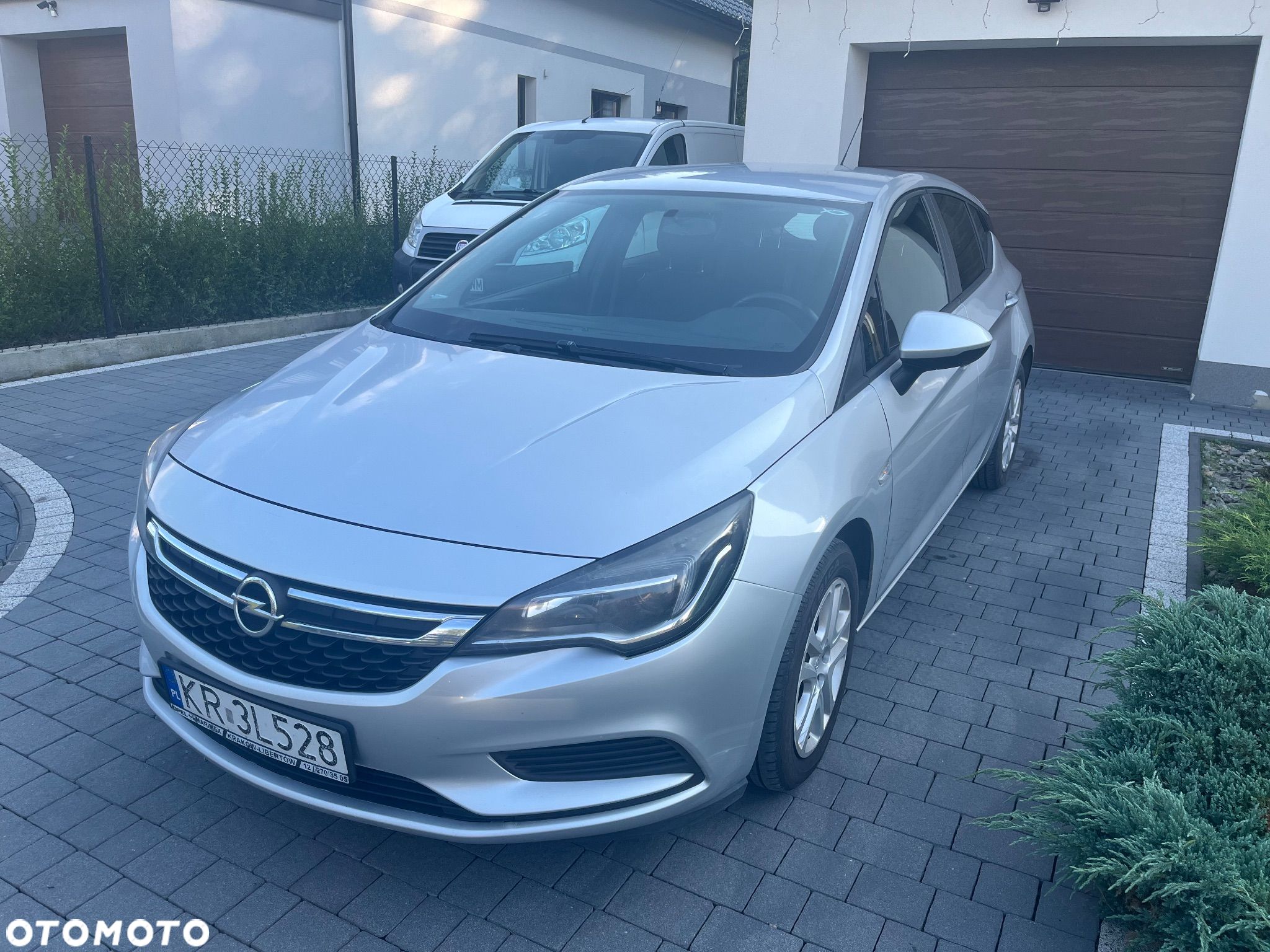 Opel Astra IV 1.6 CDTI Enjoy - 1