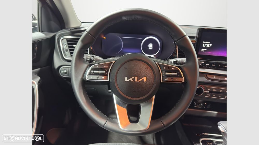 Kia XCeed - 8