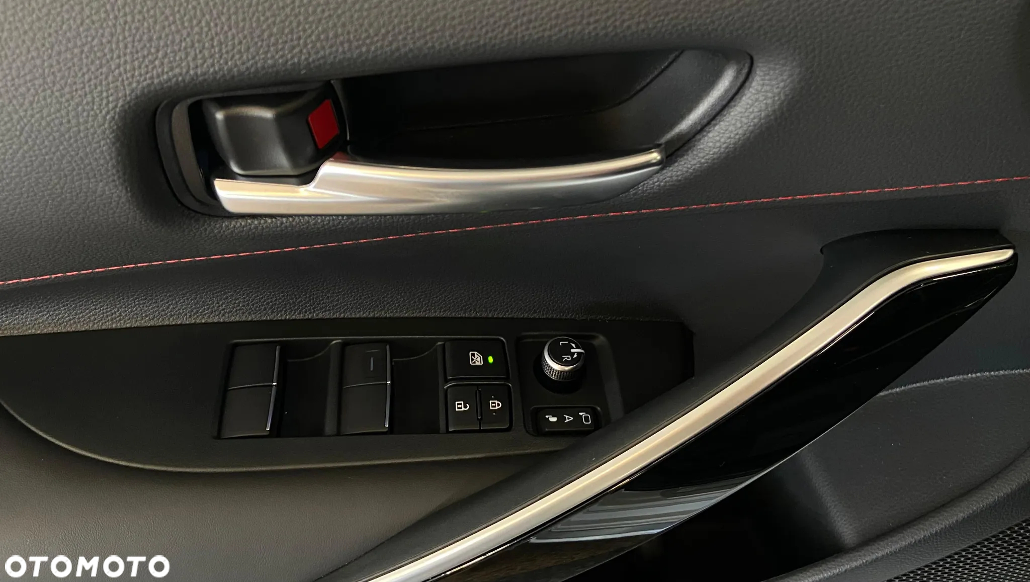 Toyota Corolla 2.0 Hybrid GR Sport Dynamic - 23