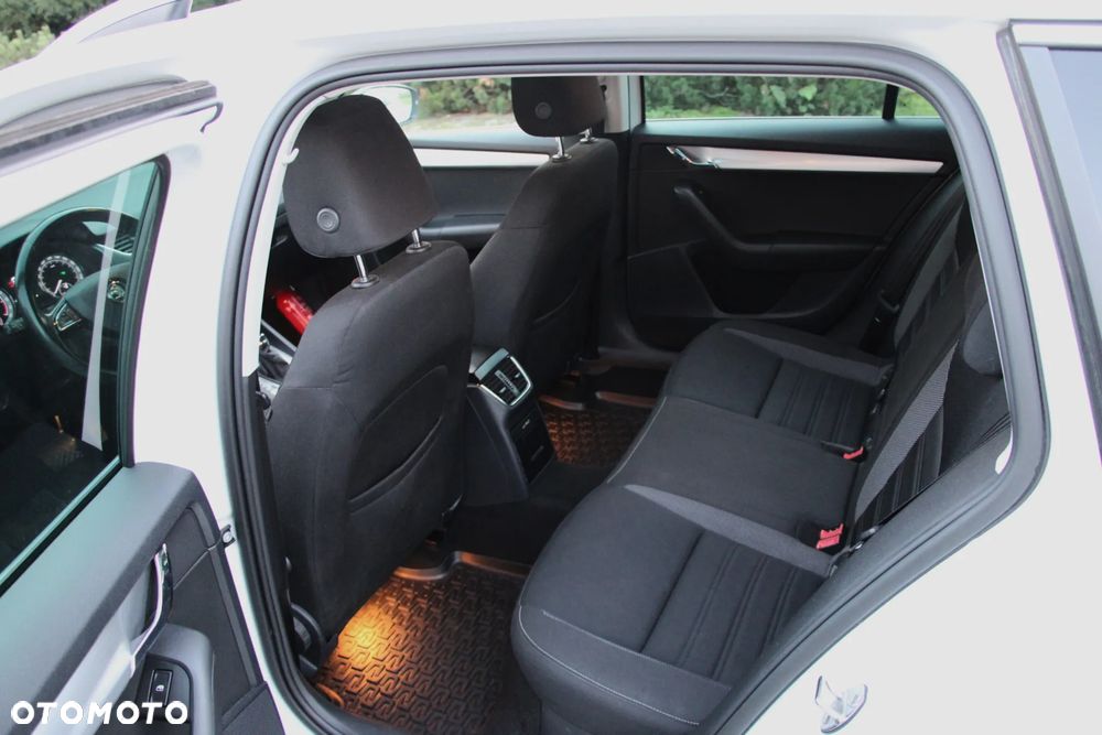 Skoda Octavia Combi 1.6 TDI DSG Ambition - 20