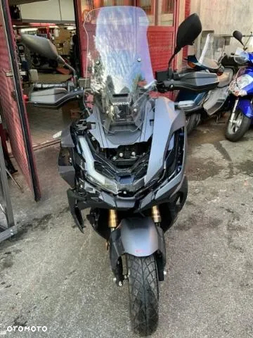 Honda ADV350 - 8