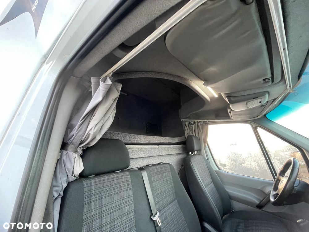 Mercedes-Benz Sprinter - 8