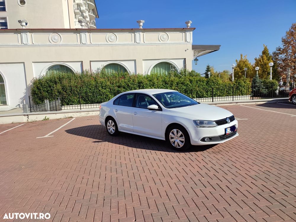 Volkswagen Jetta 1.2 TSI Trendline - 12
