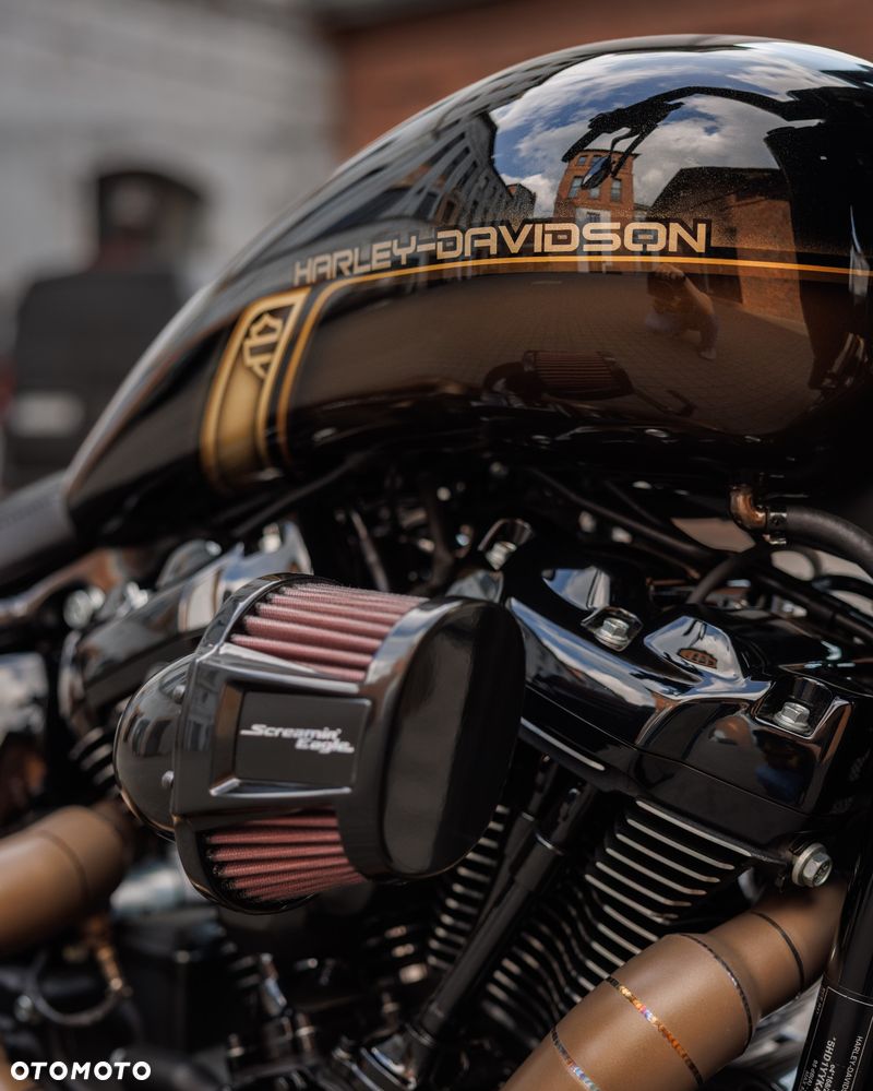 Harley-Davidson Softail Street Bob - 8