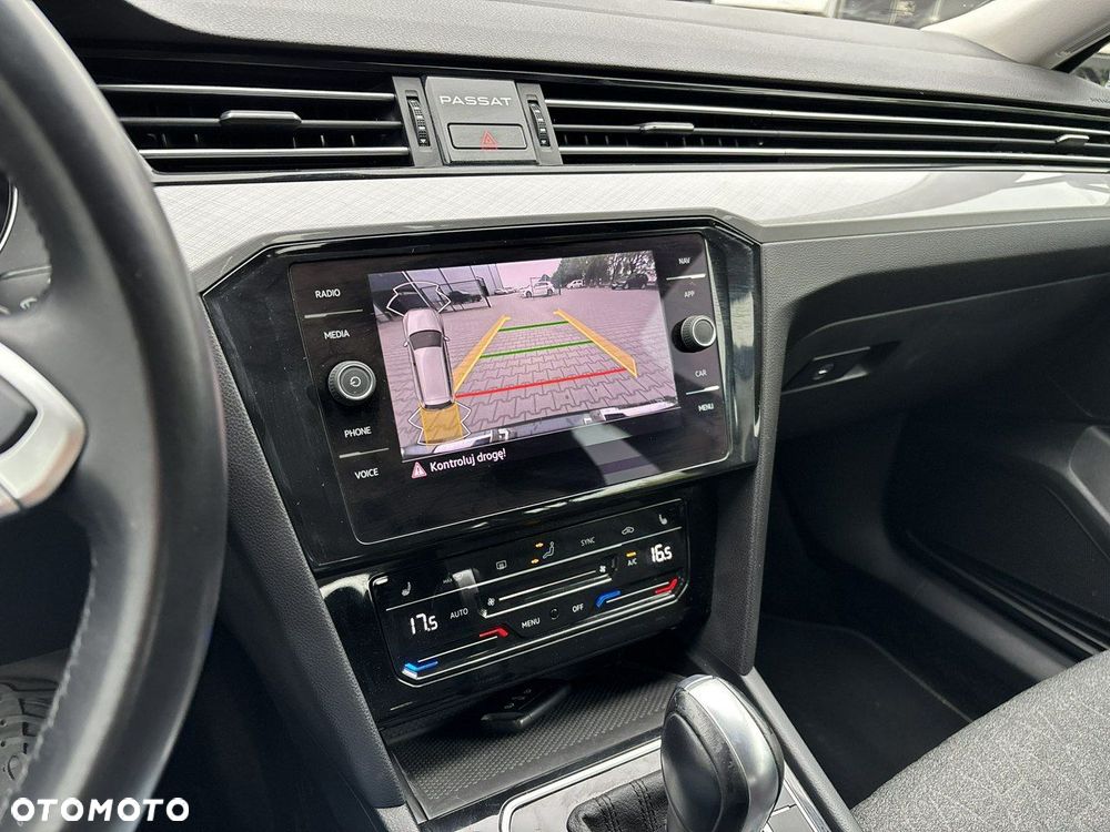 Volkswagen Passat - 18