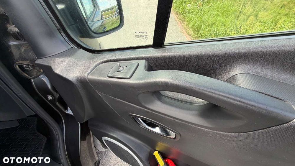 Opel Vivaro - 17