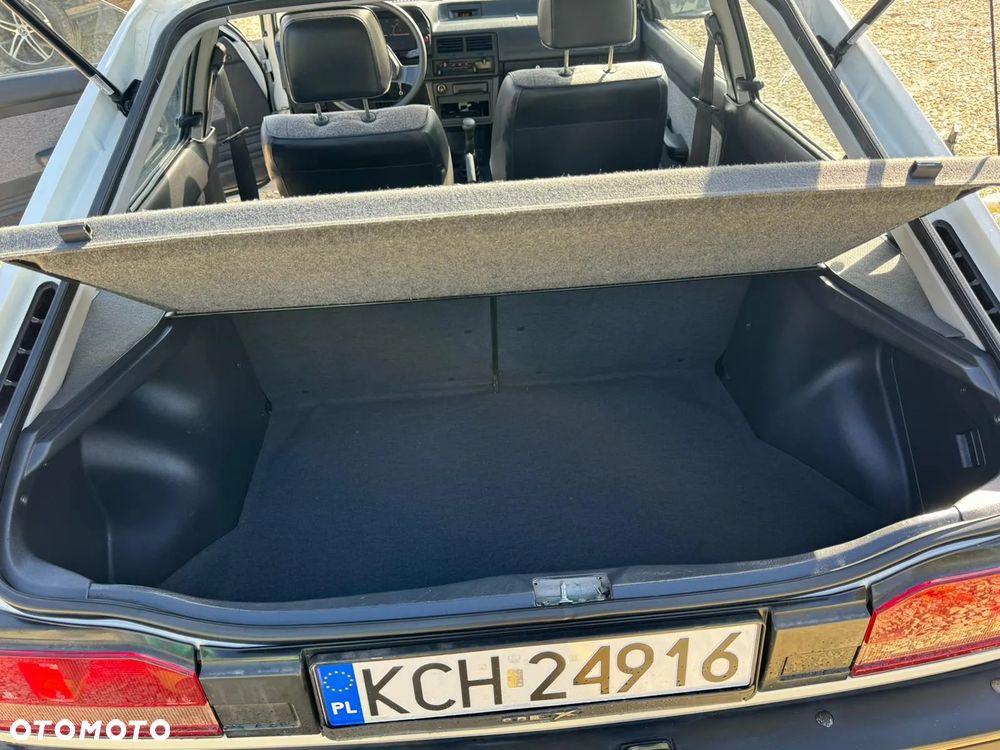 Mazda 323 1.3 LX - 9