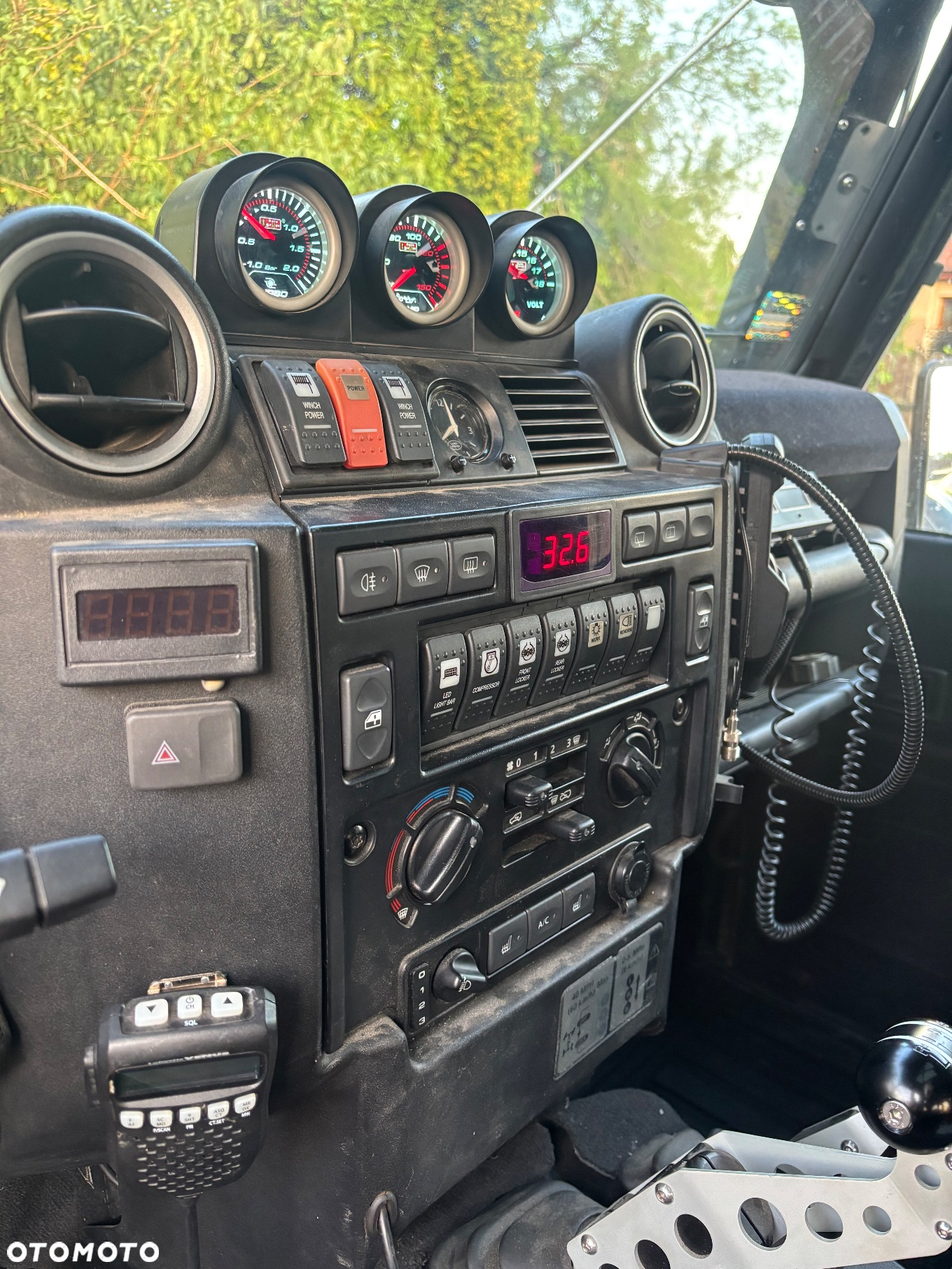 Land Rover Defender 90 Station Wagon SVX - 30
