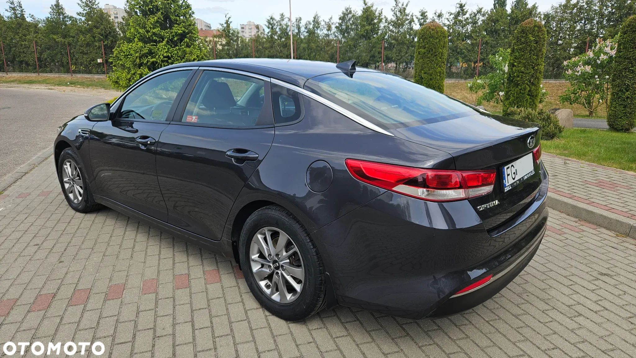 Kia Optima - 8