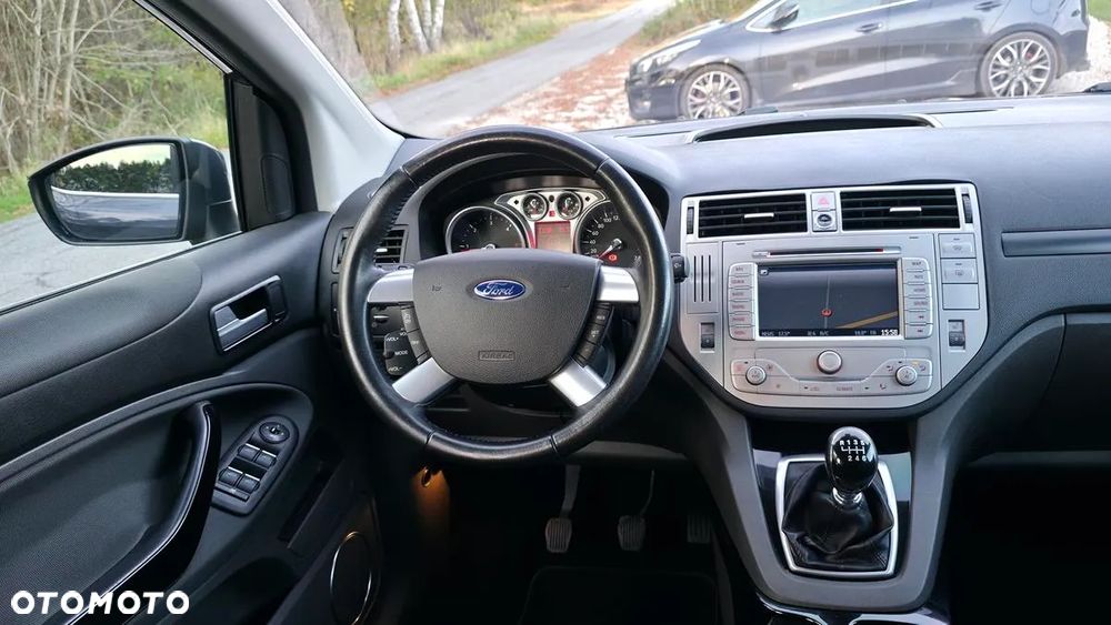 Ford Kuga 2.0 TDCi 2x4 Titanium - 34