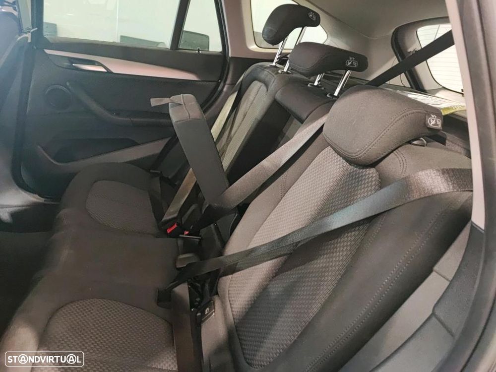 BMW X1 16 d sDrive Pack Essence Auto - 8