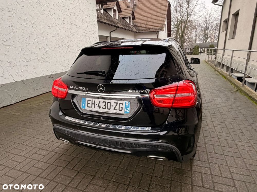 Mercedes-Benz GLA 200 (CDI) d 4Matic 7G-DCT AMG Line - 25