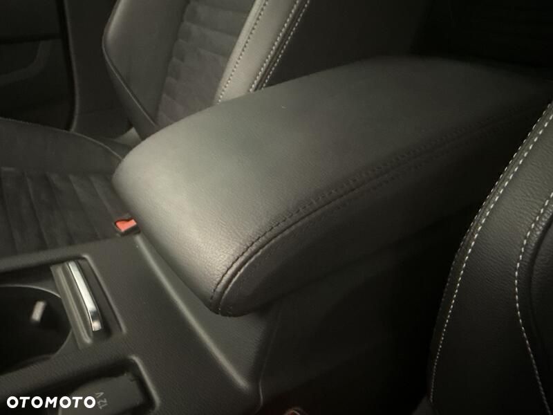 Volkswagen Passat - 21