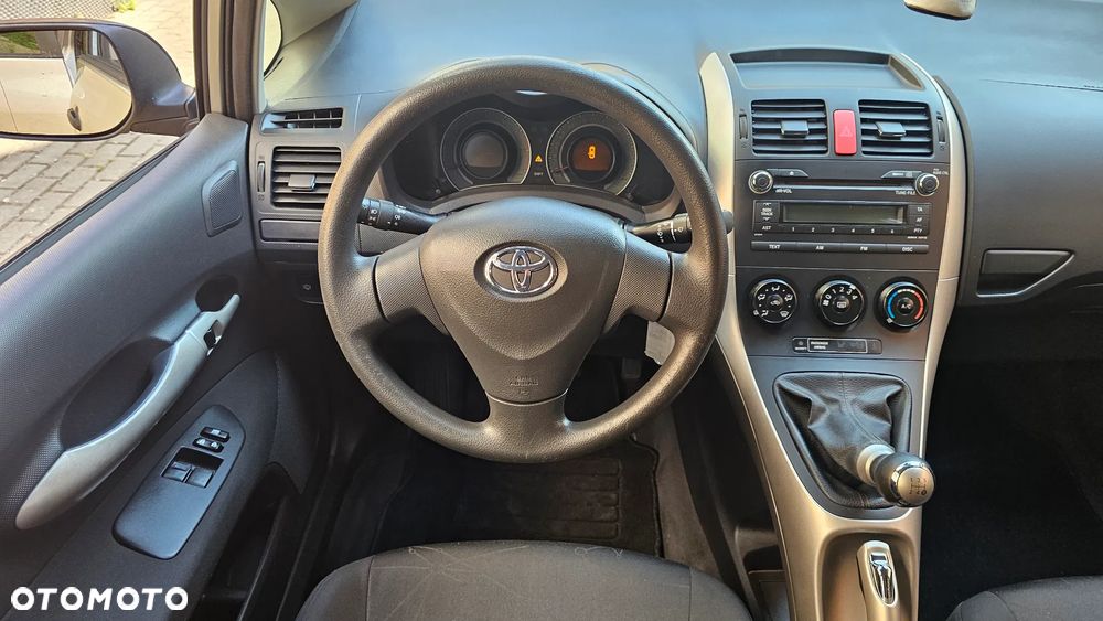Toyota Auris - 14