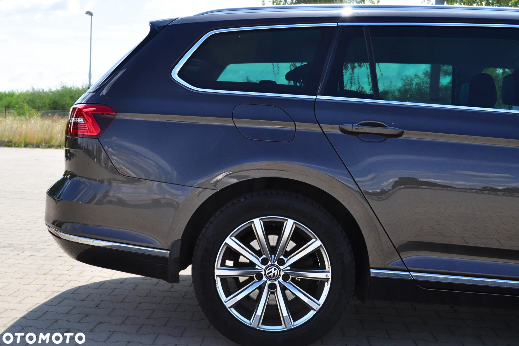 Volkswagen Passat Variant 2.0 TDI SCR 4Motion DSG Highline - 12