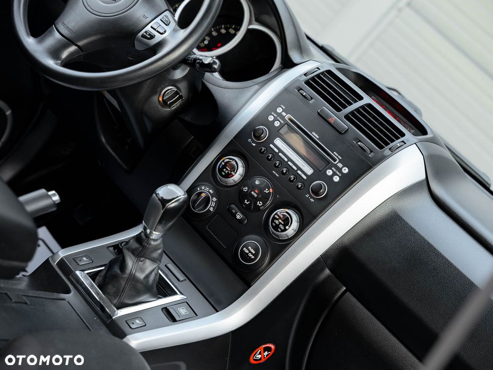 Suzuki Grand Vitara 2.0 Comfort + - 20