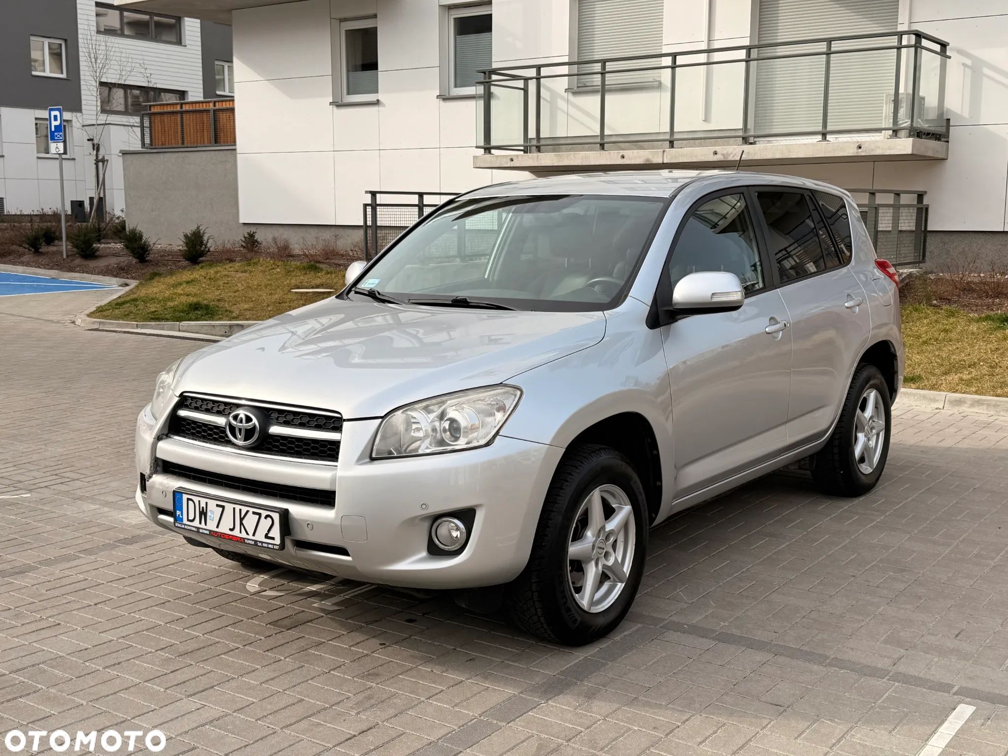 Toyota RAV4 - 1