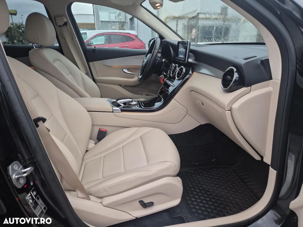 Mercedes-Benz GLC 220 d 4MATIC - 23