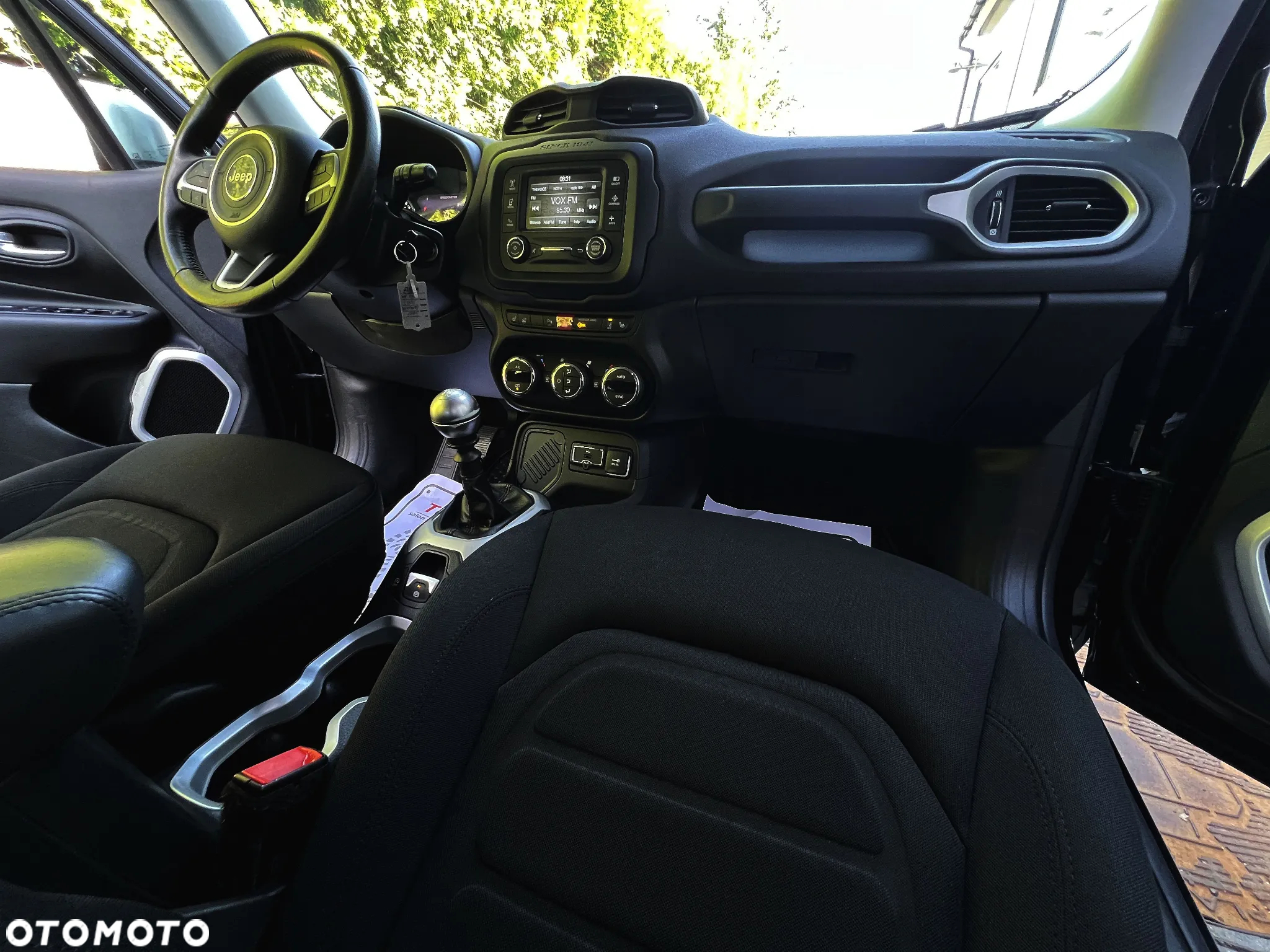Jeep Renegade - 16