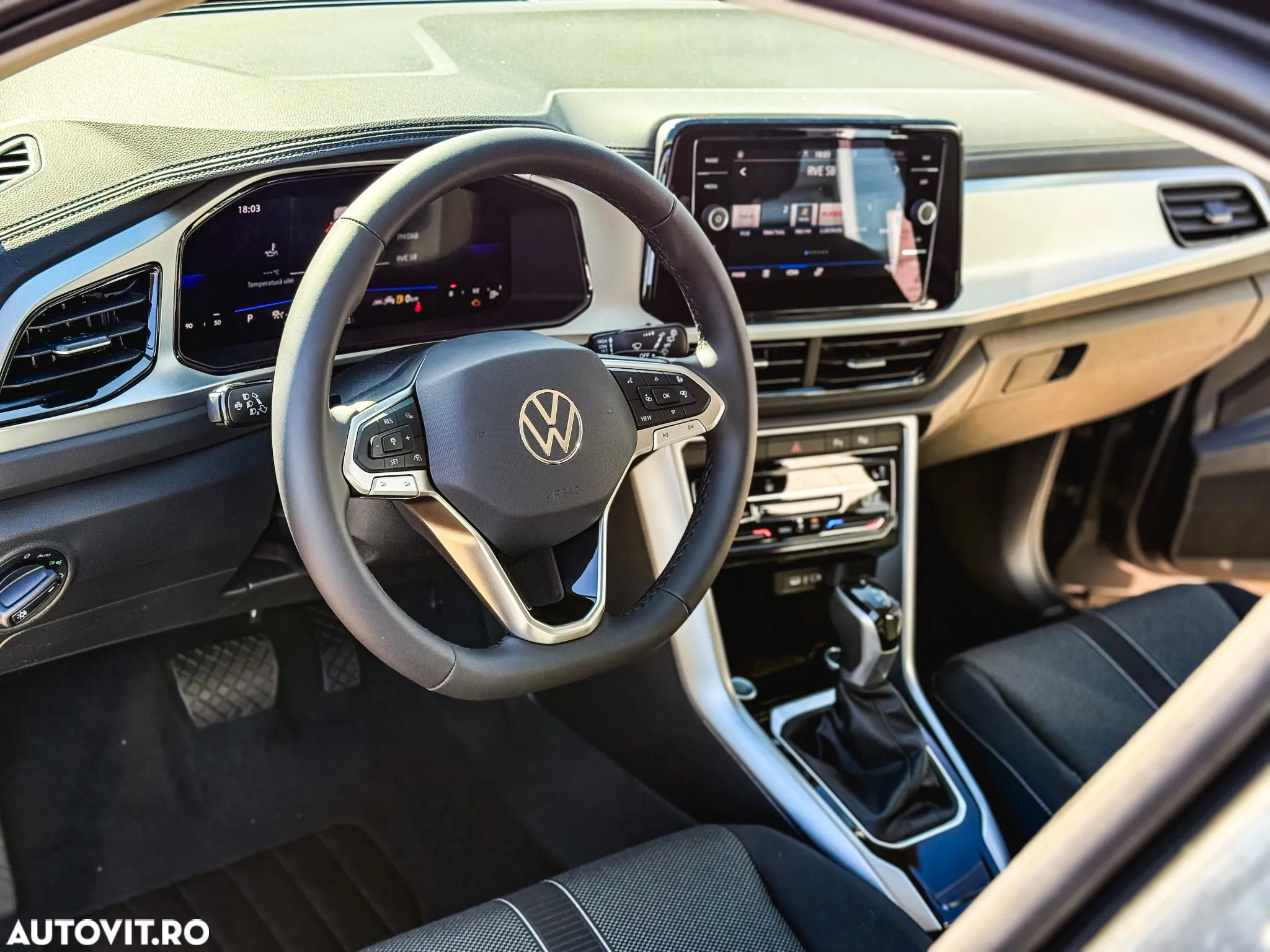 Volkswagen T-ROC 1.5 TSI DSG Life - 13