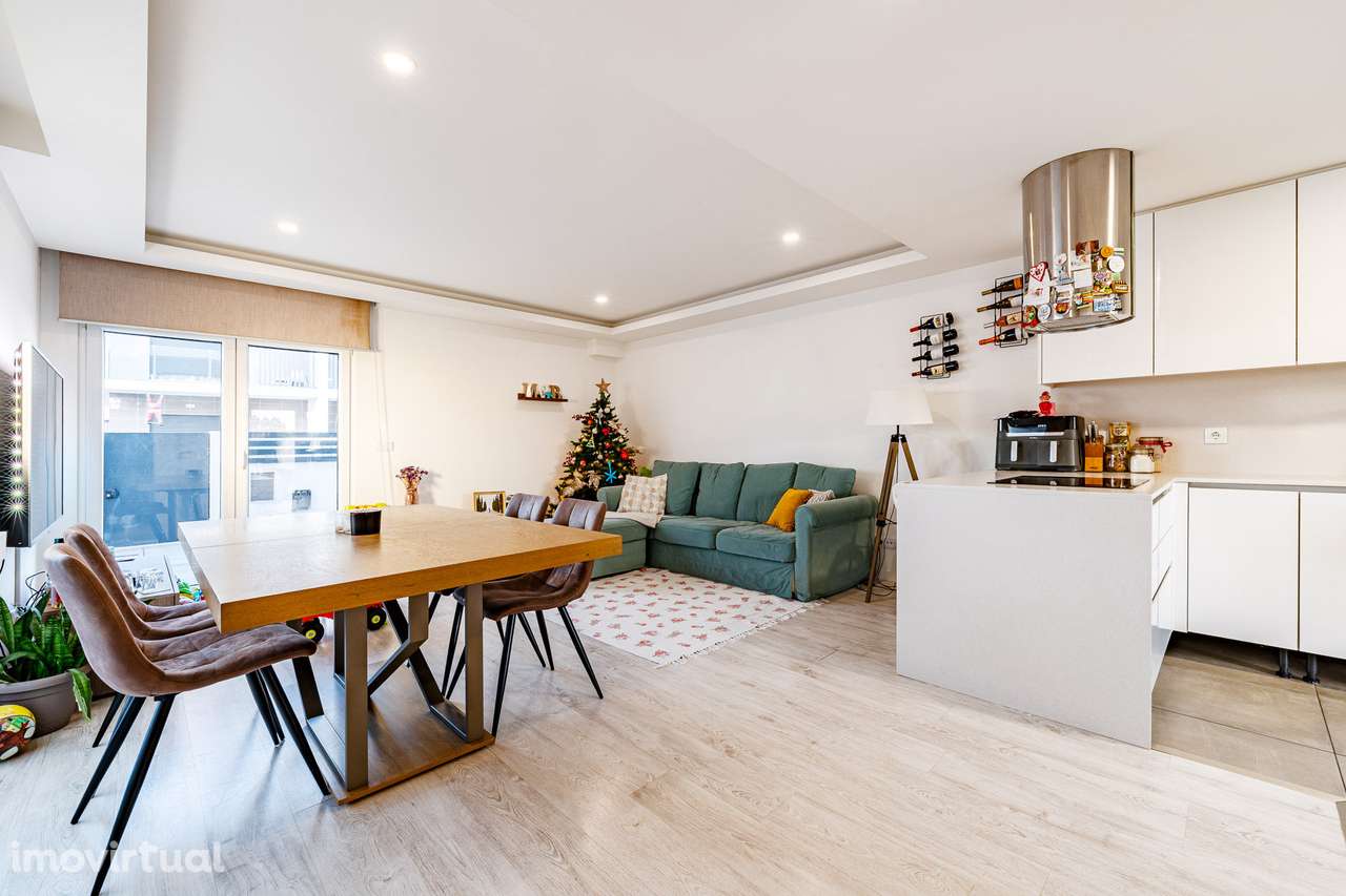 Moradia T3 com Garagem - Fernão Ferro - Grande imagem: 3/44